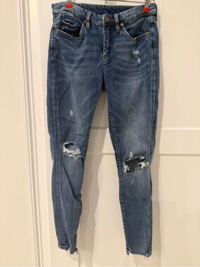 Blank Women's Distressed Blue Denim Jeans 27